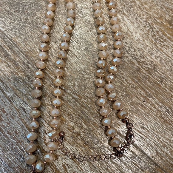 Pretty leopard print and crystal necklace - Picture 3 of 3